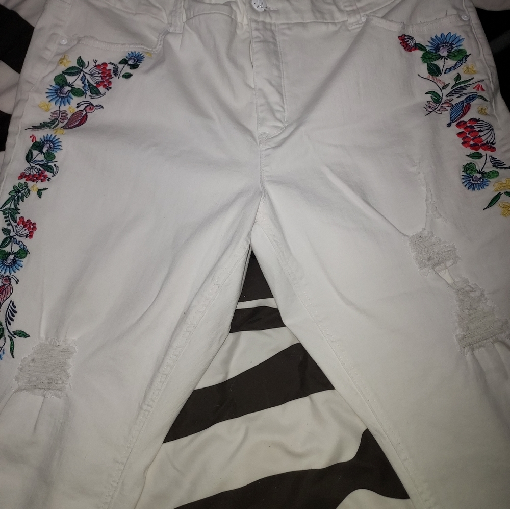 Super cute Melissa McCartney jeans size 24